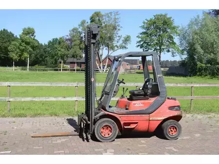 Dízel targoncák 1990  Linde H20D (1)