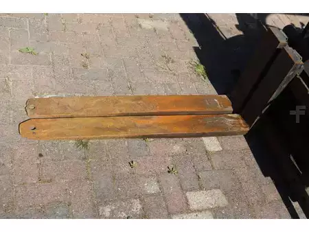Dízel targoncák 1990  Linde H20D (11)