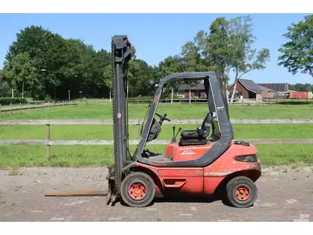 Dízel targoncák 1990  Linde H20D (2)