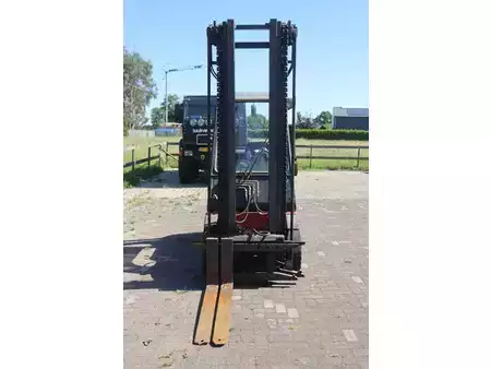 Dízel targoncák 1990  Linde H20D (8)