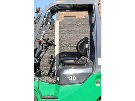 Empilhador diesel 2024  Yanmar FD30 (16)