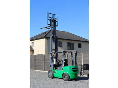 Empilhador diesel 2024  Yanmar FD30 (28)