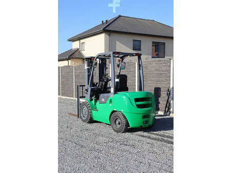 Empilhador diesel 2024  Yanmar FD30 (3)