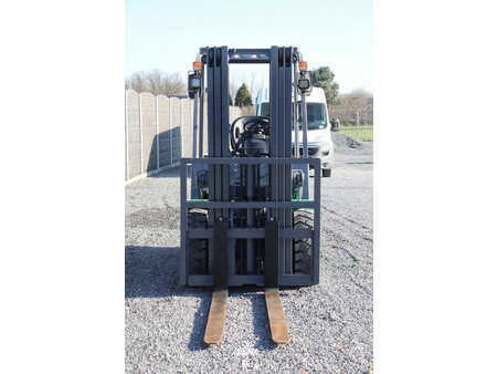 Empilhador diesel 2024  Yanmar FD30 (7)