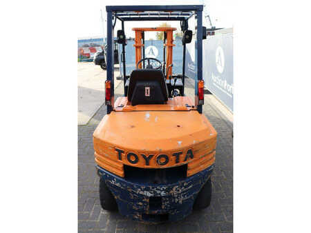 Bensin truck - Toyota 5FG30 (5)