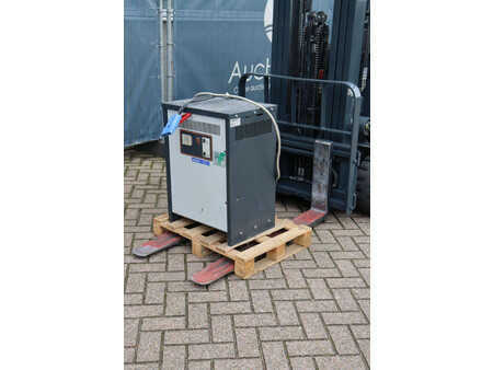 Carrelli elettrici 4 ruote 2008  Nissan G1N1L18Q (10)