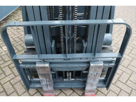 Carrelli elettrici 4 ruote 2008  Nissan G1N1L18Q (12)