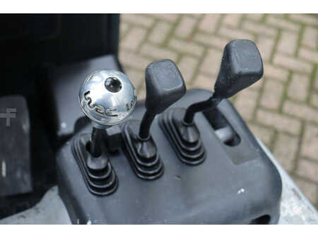 Carrelli elettrici 4 ruote 2008  Nissan G1N1L18Q (29)