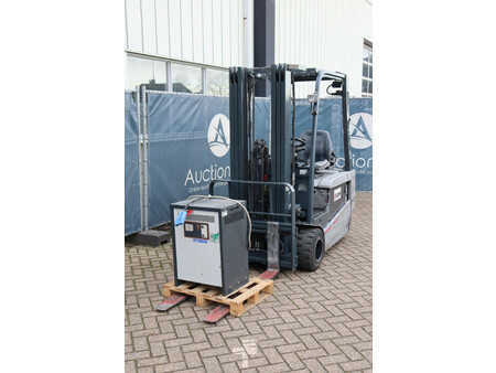 Carrelli elettrici 4 ruote 2008  Nissan G1N1L18Q (9)