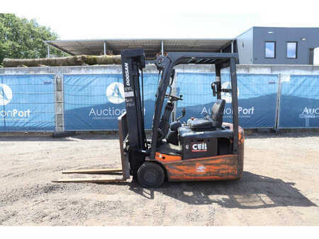 El truck - 4 hjulet 2011  Doosan B15T-5 (2)