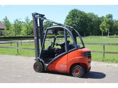 Gas gaffeltruck 2013  Linde M25T (3)
