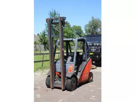 Gas gaffeltruck 2013  Linde M25T (9)