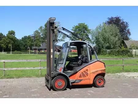 Dízel targoncák 2017  Linde H50D-02 (1)