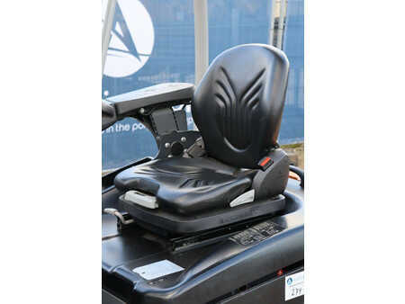 Eléctrico - 4 rodas 2019  Still RX50-16 (27)