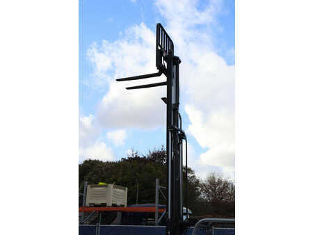 Eléctrico - 4 rodas 2019  Still RX50-16 (37)