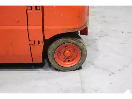 Elektrisk- 4 hjul 2008  Linde E16P-01 (17)