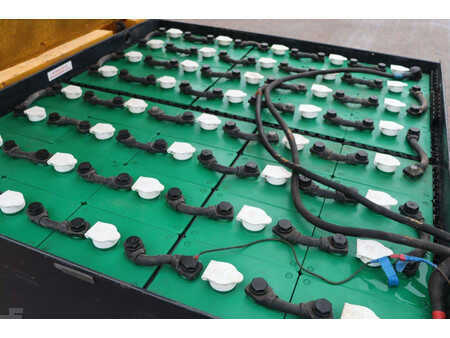 Elektro čtyřkolový VZV 1993  Yale EFG-V 30-600 DZ (34)