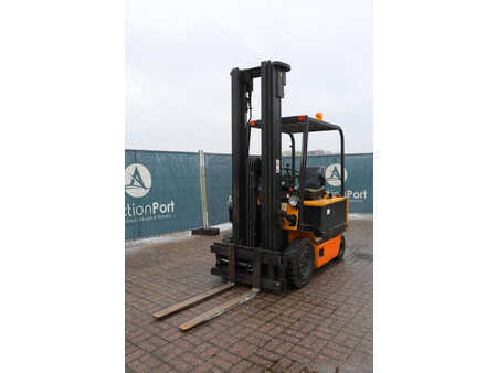 Elektro čtyřkolový VZV 1993  Yale EFG-V 30-600 DZ (9)