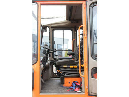 Konténerszállítók 2001  Svetruck 1060-30 (26)