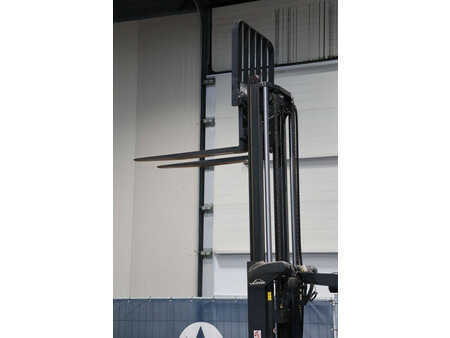 Reach Trucks 2017  Linde R14B-01 (34)
