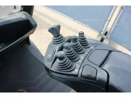 Chariots élévateurs diesel 2017  Linde H20D-02/600 (25)
