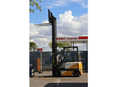 Elektro 4 Rad 2000  TCM FB25-6 (36)