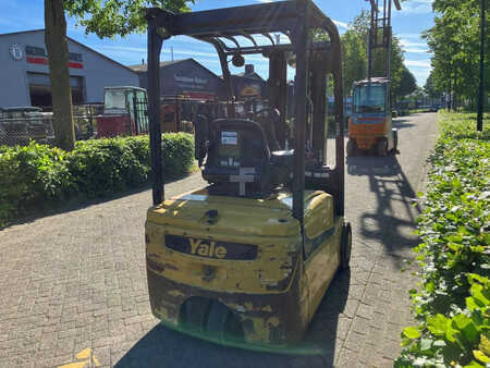 Carrelli elettrici 4 ruote 2015  Yale ERP18VT (4)