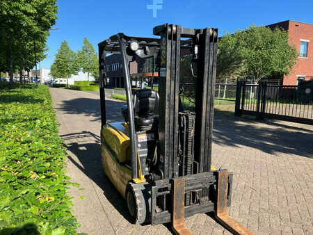 Carrelli elettrici 4 ruote 2015  Yale ERP18VT (5)