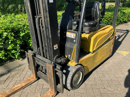 Carrelli elettrici 4 ruote 2015  Yale ERP18VT (7)