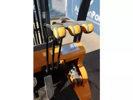 Carrelli elevatori diesel 2026  Huahe HH25Z (30)