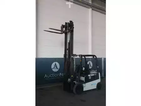 Chariots électriques à 4 roues 2015  Unicarriers G1Q2L25Q (27)