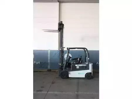 Chariots électriques à 4 roues 2015  Unicarriers G1Q2L25Q (28)