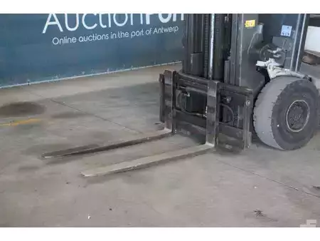 Chariots électriques à 4 roues 2015  Unicarriers G1Q2L25Q (9)