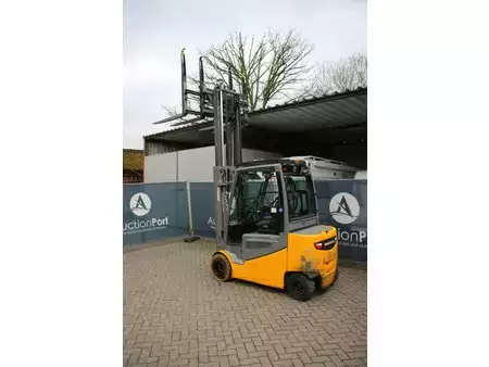 Eléctrica de 4 ruedas 2017  Jungheinrich EFG S30 (29)