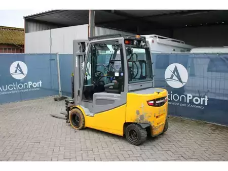 Eléctrica de 4 ruedas 2017  Jungheinrich EFG S30 (3)