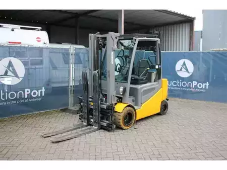 Eléctrica de 4 ruedas 2017  Jungheinrich EFG S30 (8)