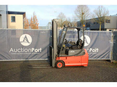 Eléctrico - 4 rodas 2001  Linde E16-02 (1)