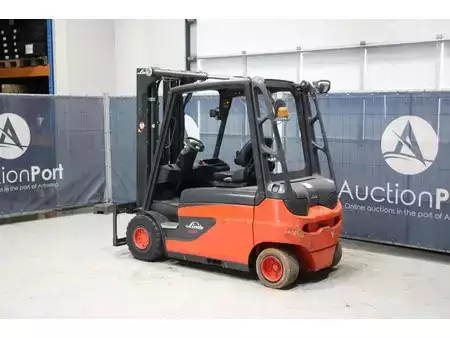 El truck - 4 hjulet 2012  Linde E30L-01 (3)