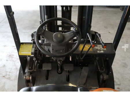 Carretilla elevadora GLP 2009  Doosan G25G-5 (21)