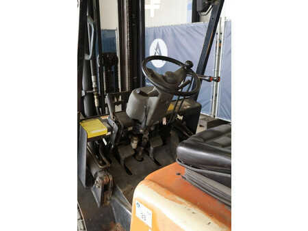 Carretilla elevadora GLP 2009  Doosan G25G-5 (26)