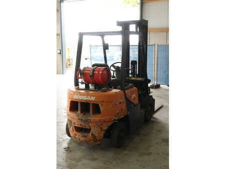 Carretilla elevadora GLP 2009  Doosan G25G-5 (6)