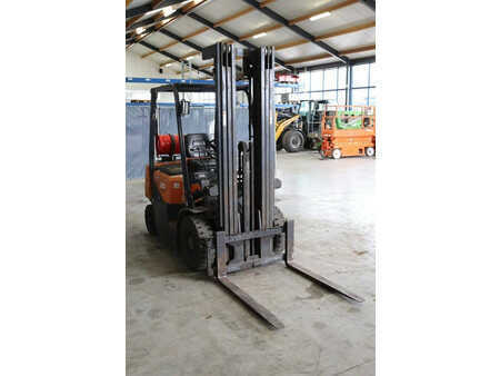 Carretilla elevadora GLP 2009  Doosan G25G-5 (7)