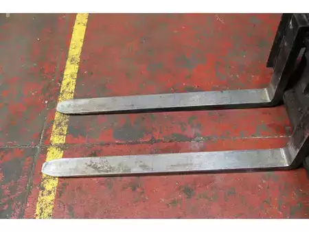 Carrelli elettrici 4 ruote 2010  CAT Lift Trucks EP25K-PAC (12)