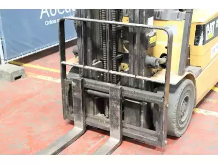 Carrelli elettrici 4 ruote 2010  CAT Lift Trucks EP25K-PAC (13)
