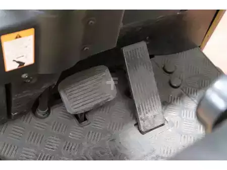 Carrelli elettrici 4 ruote 2010  CAT Lift Trucks EP25K-PAC (26)