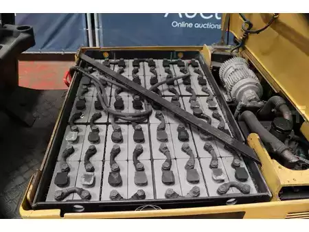 Carrelli elettrici 4 ruote 2010  CAT Lift Trucks EP25K-PAC (30)