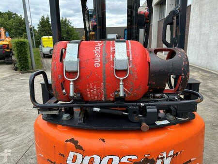 Carretilla elevadora GLP 2017  Doosan GC20E-5 (15)