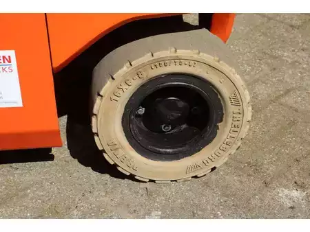 Elektromos 4 kerekű 2016  Toyota 8FBM16T (14)