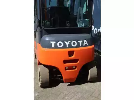 Elektromos 4 kerekű 2016  Toyota 8FBM16T (16)