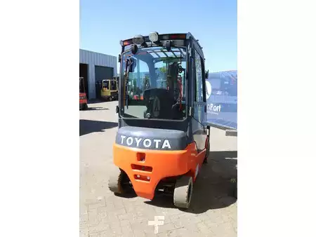 Elektromos 4 kerekű 2016  Toyota 8FBM16T (6)